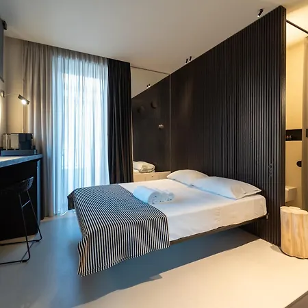 Flow Apartment *